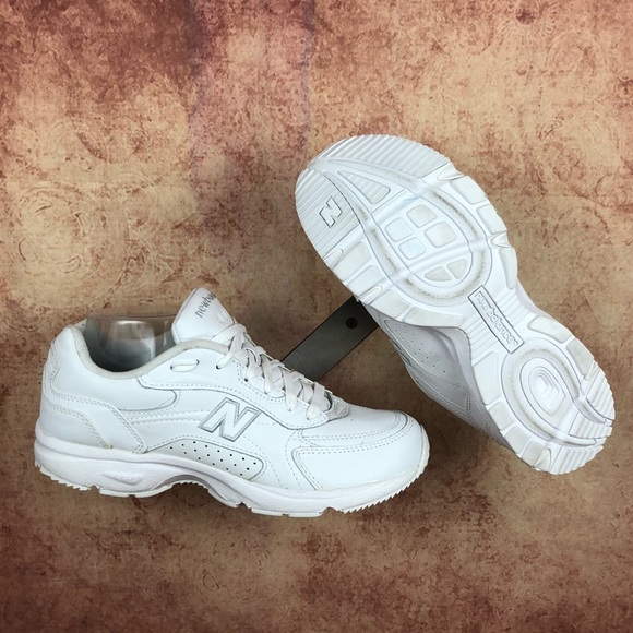 New Balance Shoes - New Balance 400 Wmns Sz 8.5 Walking Shoes s26